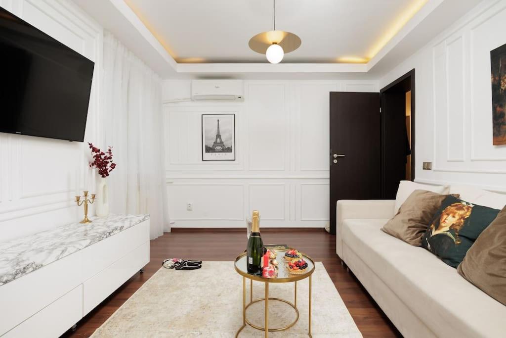 Little Paris Boutique Apartment Bucureşti Exterior foto