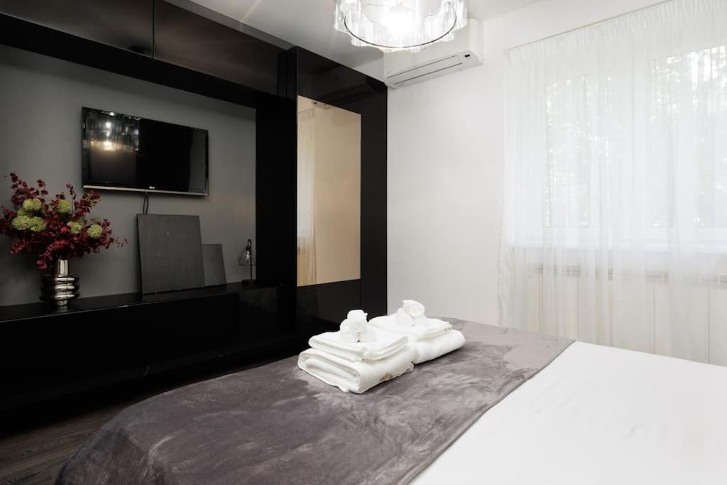 Little Paris Boutique Apartment Bucureşti Exterior foto