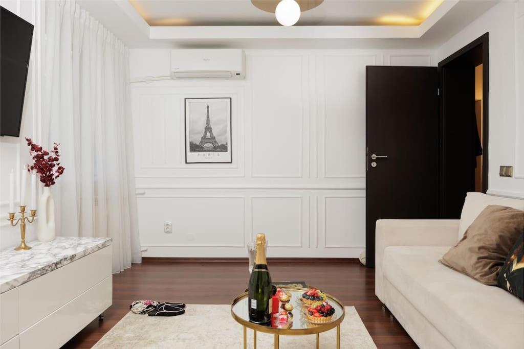 Little Paris Boutique Apartment Bucureşti Exterior foto