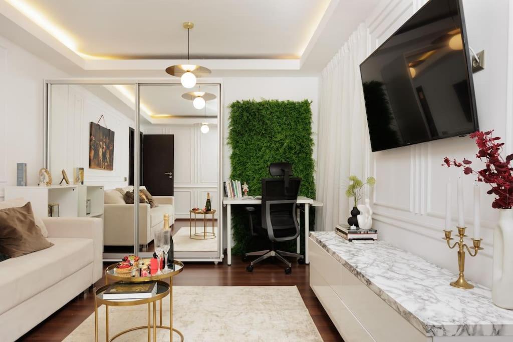 Little Paris Boutique Apartment Bucureşti Exterior foto